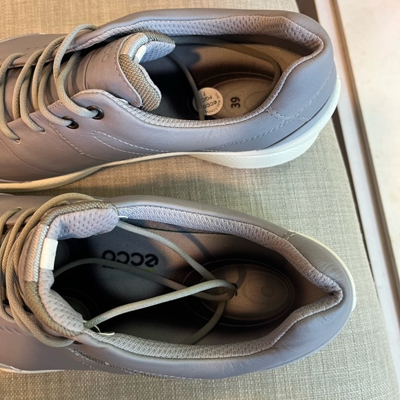 Ecco Sneakers women’s (8-8.5) 39 - Picture 6 of 13
